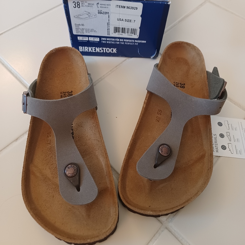 New! Birkenstock Gizeh BS in stone
